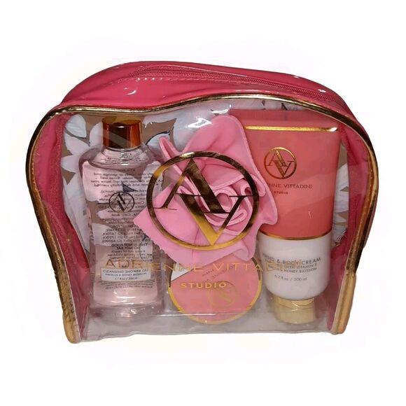 Adrienne Vittadini Studio Hibiscus Honey Bath Set Gel/Scrub/Lotion/Travel Bag - Picture 1 of 2